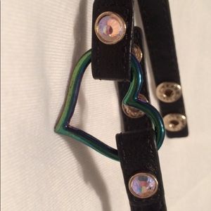 NWOT Betsey Johnson heart choker